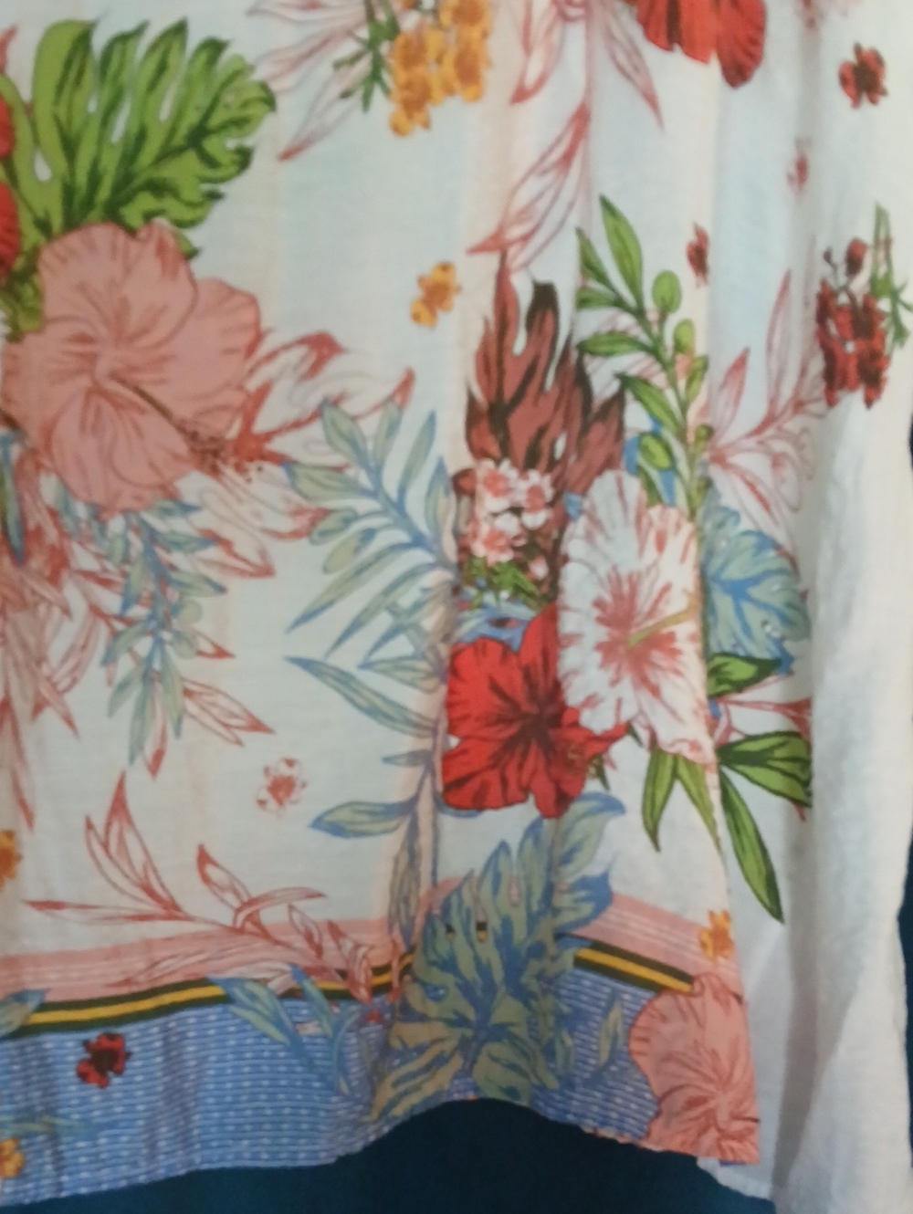 John Mark White Floral V-Neck Tunic with Multicolor Blooms - Picture 4 of 8